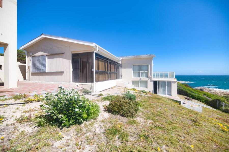 5 Bedroom Property for Sale in De Kelders Western Cape